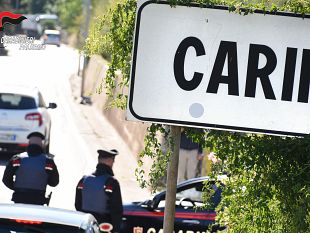 carini-31enne-fuori-controllo-i-carabinieri-usano-il-taser-per-bloccarlo