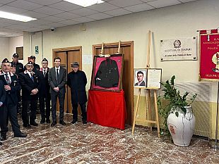 trapani-esposta-in-questura-luniforme-del-vice-brigadiere-lungaro