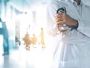 trapani/trapani-emesso-provvedimento-di-reintegro-in-servizio-per-i-7-medici-no-vax