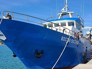 il-peschereccio-mazarese-boccia-ii-salva-un-centinaio-di-migranti-in-pericolo