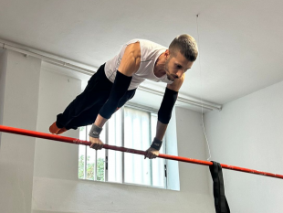 calicontest-latleta-mazarese-francesco-gennaro-domina-la-categoria-elite-e-conquista-il-titolo-assoluto