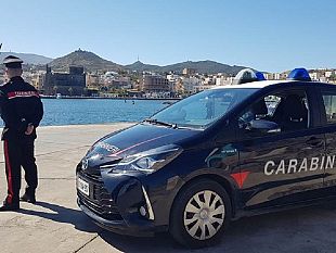 mazara/pantelleria-mega-festa-dj-e-200-invitati-al-bar-in-piazza-4-denunciati