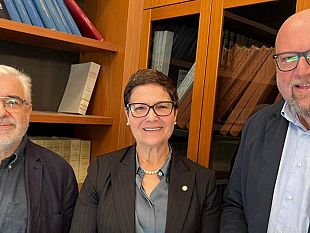 assostampa-trapani-consegna-al-prefetto-il-manifesto-su-fake-journalism-e-lavoro-nero