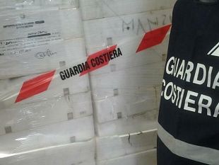 la-capitaneria-di-mazara-ferma-e-sequestra-pesce-a-due-pescherecci-di-sciacca