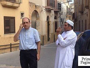 video-dialogo-interculturale-e-turismo-fra-rifiuti-e-cattivi-odori-a-piazza-san-francesco