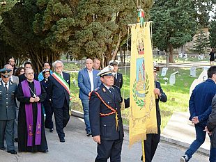 mazara-ieri-il-corteo-di-autorita-per-l-omaggio-ai-defunti