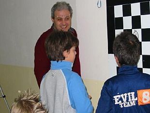 alla-scuola-boscarino-castiglione-tutti-matti-per-gli-scacchi