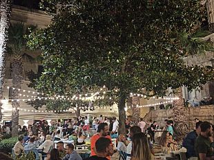 prima-sera-di-zona-bianca-il-centro-storico-torna-a-vivere