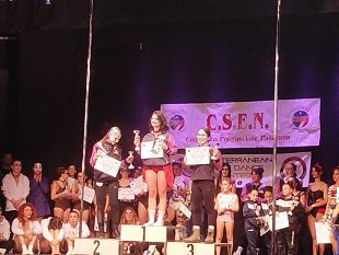 miriam-marotta-conquista-il-titolo-regionale-di-pole-dance