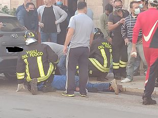 trapani-camion-a-forte-velocita-investe-uno-scooter