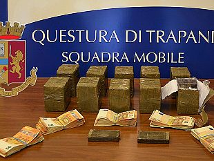 trapani-arrestato-spacciatore-con-10-kg-di-hashish-spacciava-hashish-nonostante-fosse-detenuto-domiciliare