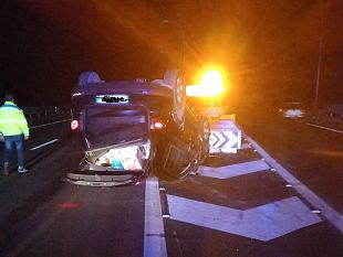 castelvetrano/a-29-svincolo-per-castelvetrano-4-auto-coinvolte-in-un-incidente-un-ferito