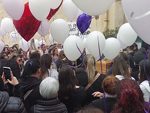 trapani-rabbia-e-tanta-emozione-per-laddio-ad-alice