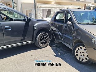 incidente-allincrocio-tra-via-toti-e-via-caracci-una-donna-al-pronto-soccorso