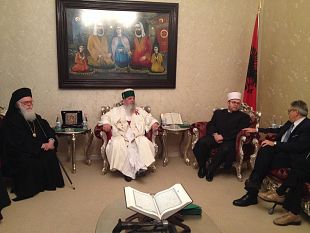 mazara-distretto-produttivo-della-pesca-tumbiolo-in-albania-ospite-del-papa-bektashi