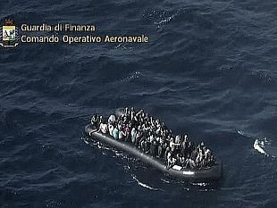 mazara-tentativo-di-sbarco-di-migranti-intercettati-a-25-miglia-a-bordo-di-un-gommone
