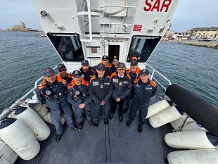 controllo-dei-flussi-migratori-molla-gli-ormeggi-per-la-grecia-la-mv-cp-330-della-capitaneria-di-porto-di-trapani