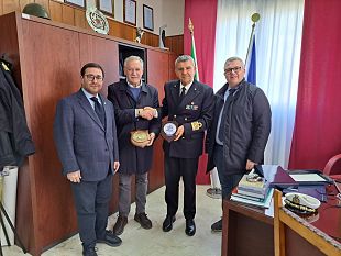 trapani-la-societa-di-mutuo-soccorso-in-visita-alla-capitaneria-di-porto