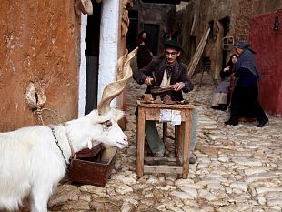 custonaci-dal-25-dicembre-al-6-gennaio-2025-la-grotta-mangiapane-ospita-il-tradizionale-presepe-vivente