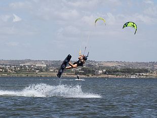 lo-stagnone-di-marsala-e-tappa-nazionale-di-kitesurf-per-il-5-anno-consecutivo