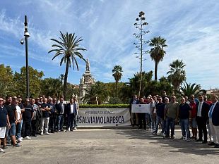 crisi-della-pesca-nel-canale-di-sicilia-sit-in-dei-pescatori-di-sciacca-davanti-palazzo-dei-normanni