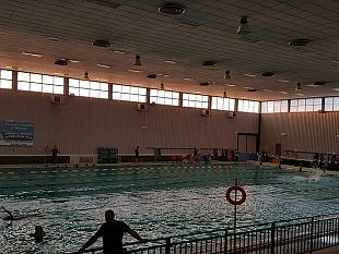 marsala-la-piscina-comunale-non-e-utilizzabile-da-disabili-non-funziona-il-sollevatore-brutta-sorpresa-per-un-disabile