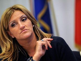 scarcerazione-di-toto-riina-per-motivi-di-salute-la-rabbia-di-sonia-alfano-umiliateci-ancora-una-volta-lui-libero-e-noi-detenute-dallo-stato-per-proteggerci-dalle-sue-minacce