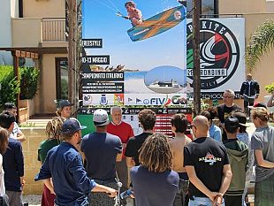 a-marsala-gli-atleti-per-il-campionato-italiano-kite-freestyle