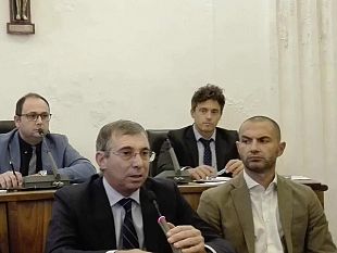 lacqua-ce-ma-non-arriva-il-sindaco-chiede-ai-carabinieri-di-verificare