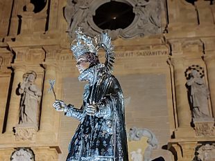 mazara-entra-nel-vivo-il-festino-di-san-vito-2024-con-il-corteo-a-quadri-viventi-e-la-consegna-delle-chiavi-della-citta