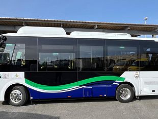 mobilita-sostenibile-il-parco-nazionale-di-pantelleria-dona-alla-comunita-due-bus-elettrici