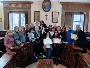 consegna-degli-attestati-per-12-impiegati-comunali-che-hanno-svolto-il-corso-di-inglese-colloquiale