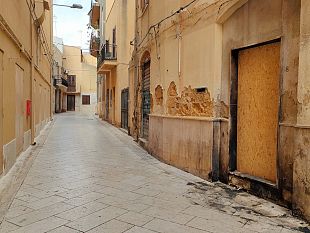 mazara-appicca-lincendio-allingresso-di-un-immobile-del-centro-storico-individuato-il-colpevole