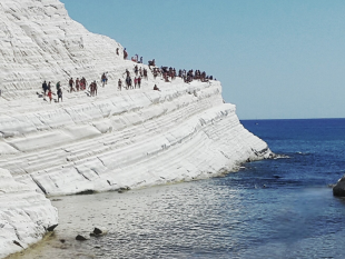 scala-dei-turchi-chiusa-al-pubblico-stop-a-passeggiate-sul-promontorio-di-marna-bianca