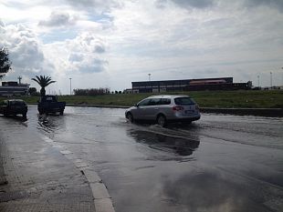 mazara-continua-ad-allagarsi-il-lungomare-davanti-porto-nuovo-quando-il-comune-interverra