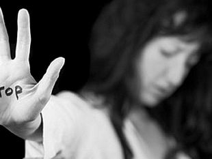 storie-di-violenza-elena-manzini-continua-a-raccontarci-la-storia-di-alice