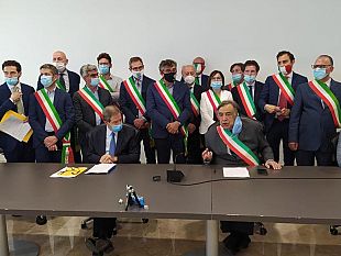 il-sindaco-di-marsala-ha-preso-parte-alla-riunione-di-punta-raisi-per-analizzare-la-decisione-di-alitalia-di-sopprimere-i-voli-da-birgi