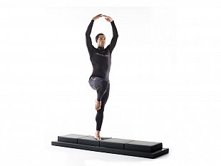 trapani-il-ballerino-jose-perez-al-centro-studi-mad