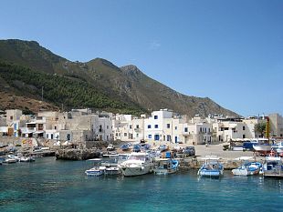 trapani/marettimo-18-migranti-sbarcano-sullisola