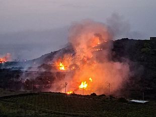 pantelleria-bene-interventi-urgenti-di-protezione-civile-per-incendi-causati-da-ondata-di-calore-2023