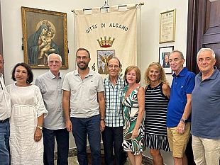 alcamo-il-sindaco-domenico-surdi-ha-incontrato-lassociazone-alcamese-di-windsor