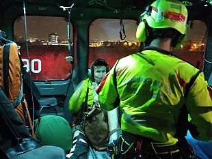 trapani/elicottero-dellaeronautica-militare-recupera-escursionista-infortunata-sullisola-di-salina