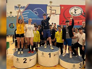 trapani-listituto-leonardo-da-vinci-si-aggiudica-il-2-trofeo-triennio-volley-pasqua-2025