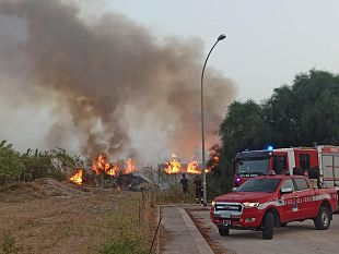 trapani-incendio-a-pochi-metri-da-via-virgilio