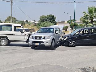 3-veicoli-coinvolti-in-un-incidente