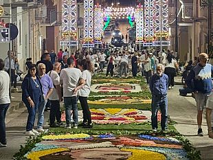 oltre-ventimila-presenze-per-la-prima-giornata-dellinfiorata