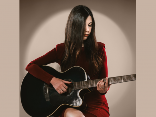 mazara-lingegnere-e-cantautrice-francesca-calafato-lancia-il-suo-nuovo-singolo-dal-titolo-oltre-la-parete