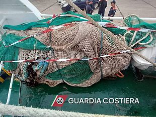tre-pescherecci-mazaresi-fermati-e-multati-in-sardegna-pescavano-a-strascico-nonostante-il-fermo-tecnico