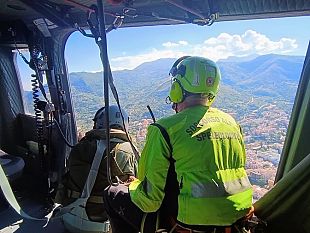cade-durante-escursione-sulla-rocca-di-cefalu-soccorsa-unanziana-turista-ferita