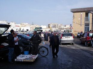 piazzetta-dello-scalo-l-abusivismo-e-servito-in-cassetta